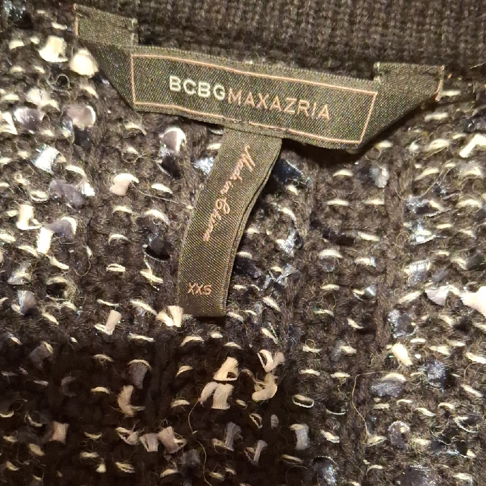 BCBGMaxAzria Black and White Knit Design